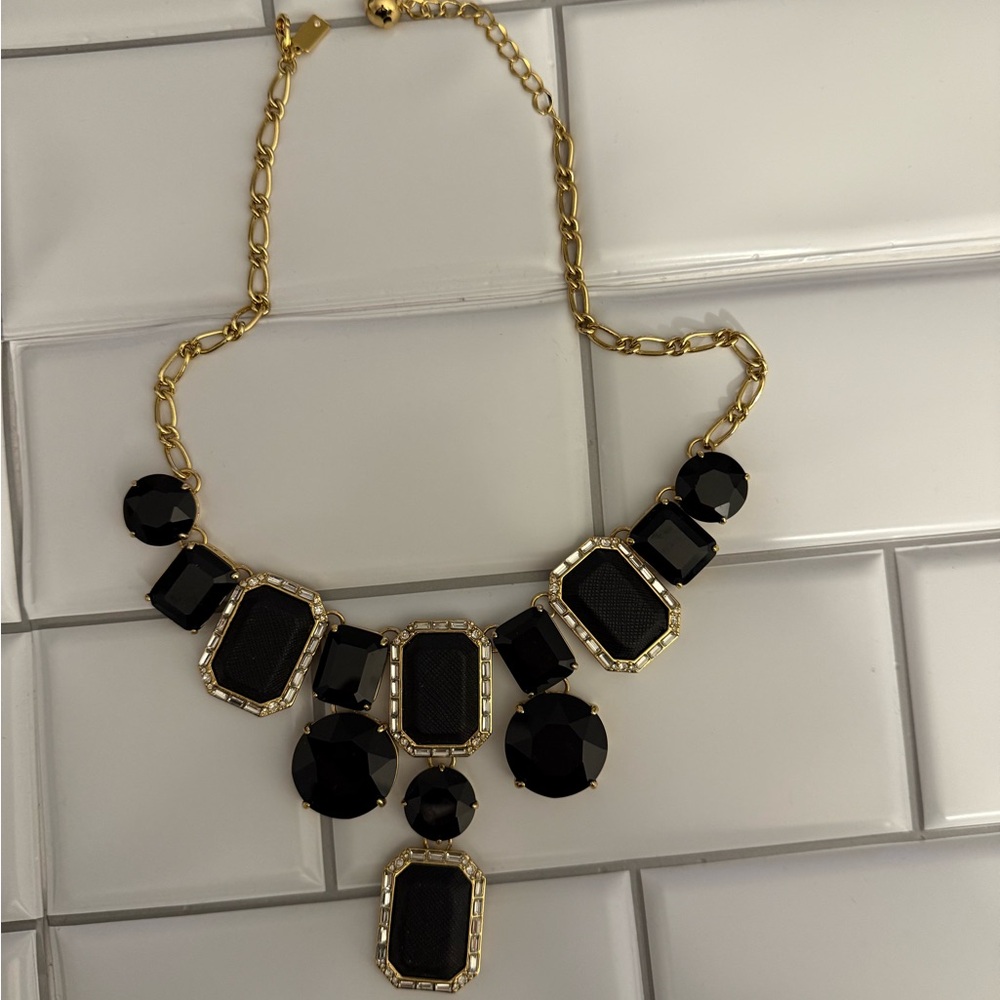 Elegant Black and Gold Necklace